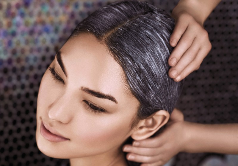 Maschere per capelli della persona con lievito