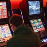 SLOT-MACHINE