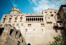 IL TEMPO IN SALITA: CAMMINARE NEL CASTELLO DEL BUONCONSIGLIO