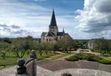 ABBAYE SAINT-GEORGES DE BOSCHERVILLE: SILENZIO CHE ATTRAVERSA I SECOLI