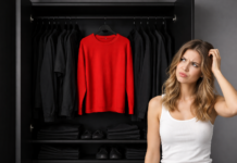 SIAMO QUELLI CHE DICONO “NON ABBIAMO NIENTE DA METTERE” CON 38 CAPI NERI NELL’ARMADIO