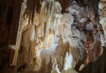 GROTTE DI FRASASSI: UN SET NATURALE DOVE LUCE, BUIO E SUSPENSE SONO GIÀ SCRITTI